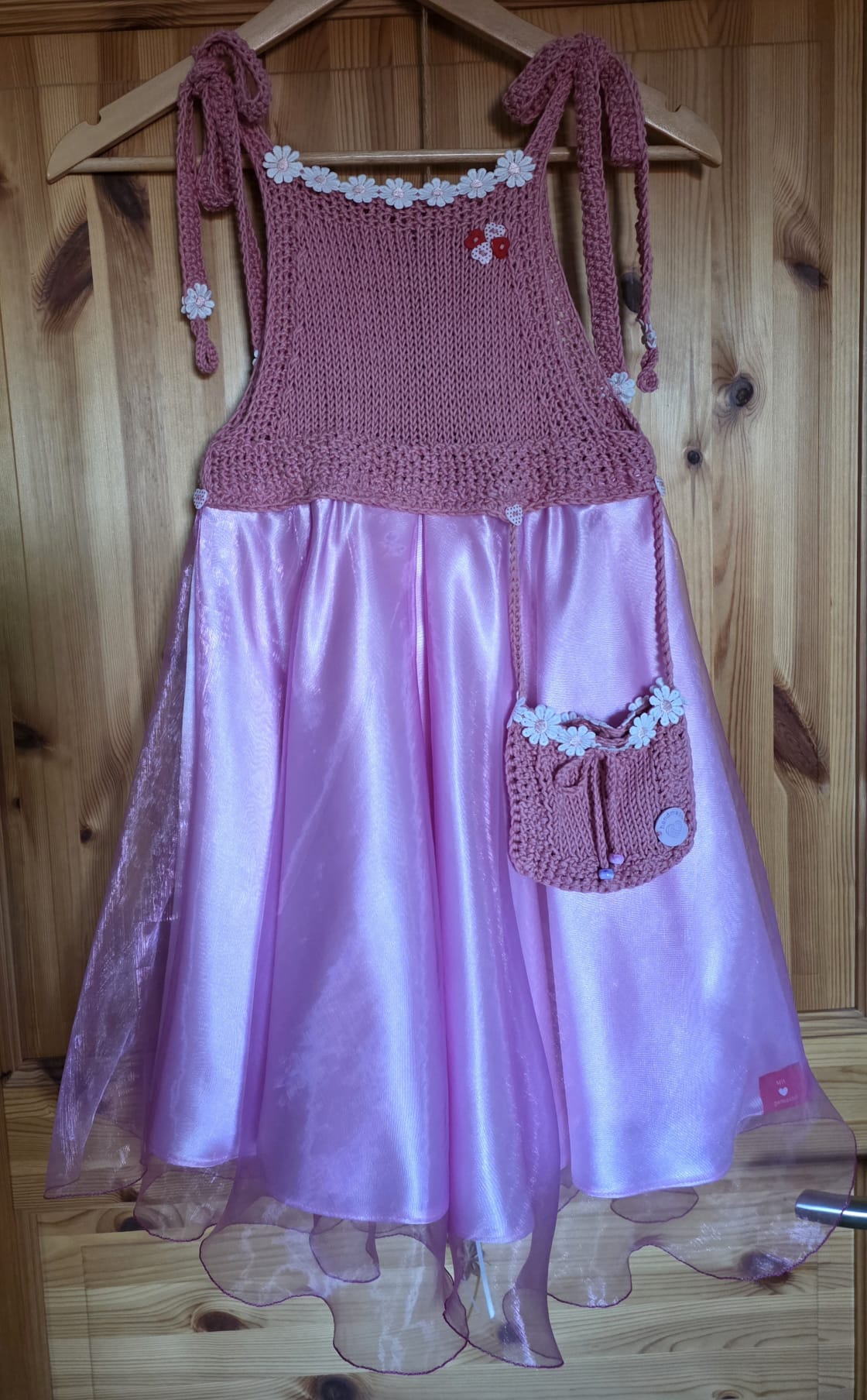 Kinderkleid Rosa Satin – Eigenkollektion Agnes Art