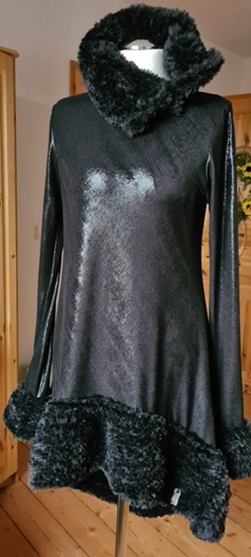 Kleid Schwarz Fell Metallic Vorne – Eigenkollektion Agnes Art
