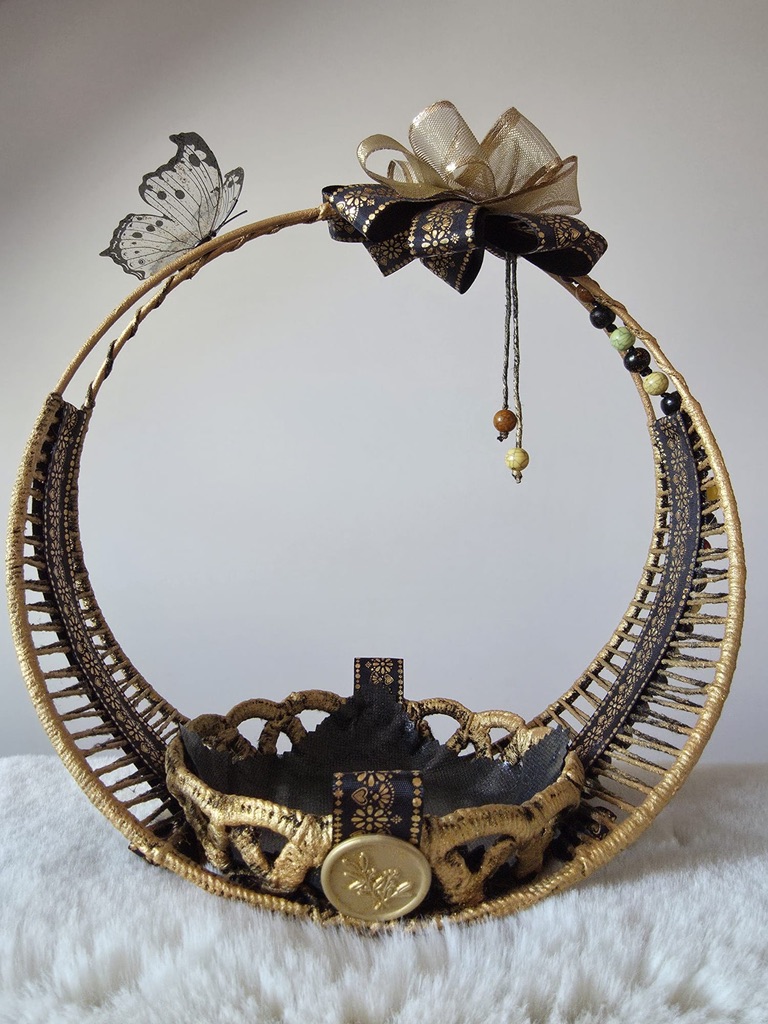 Goldring mit Perlen