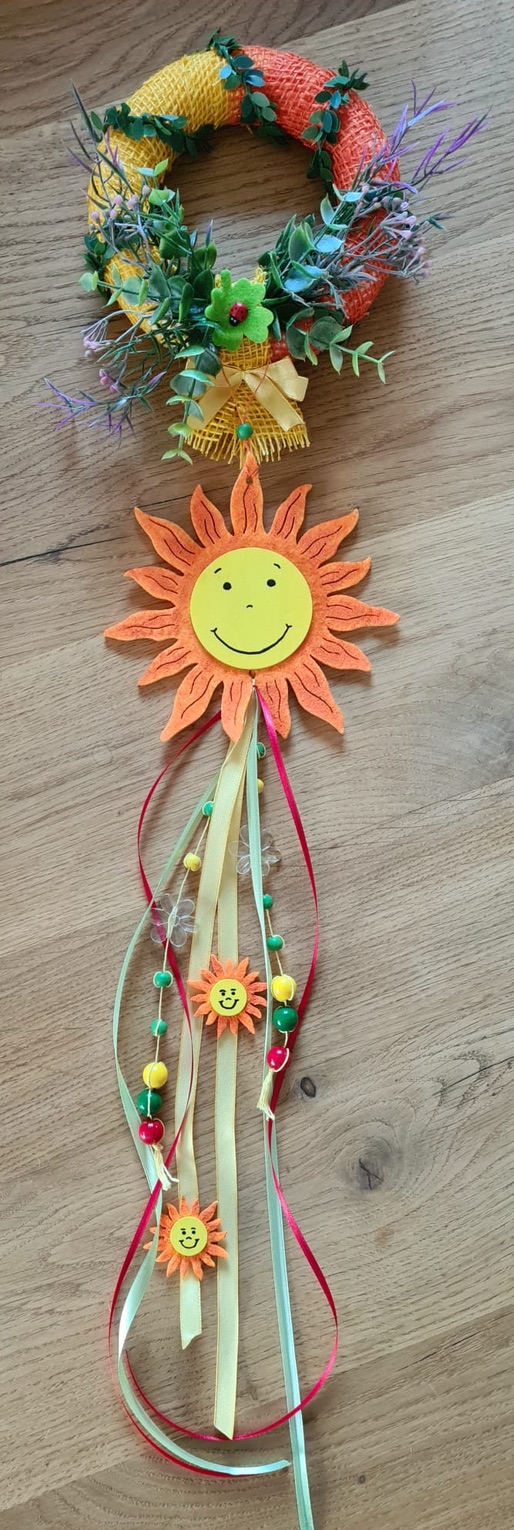 Festliche Sonnenblumen-Girlande