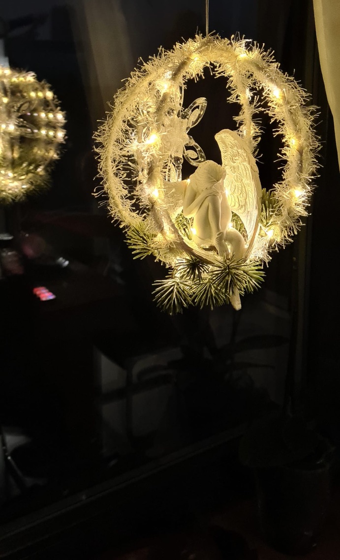 Engel im Leuchtoval – Nacht