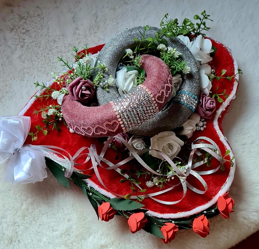 Herz-Dekoration mit Rosen